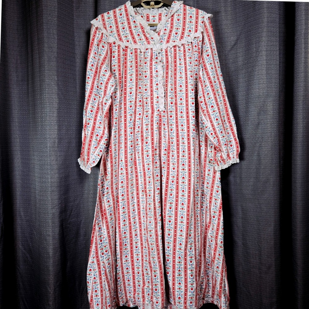 Lanz of Salzburg Vintage Flannel Nightgown Red White Heart Floral Lace USA Made